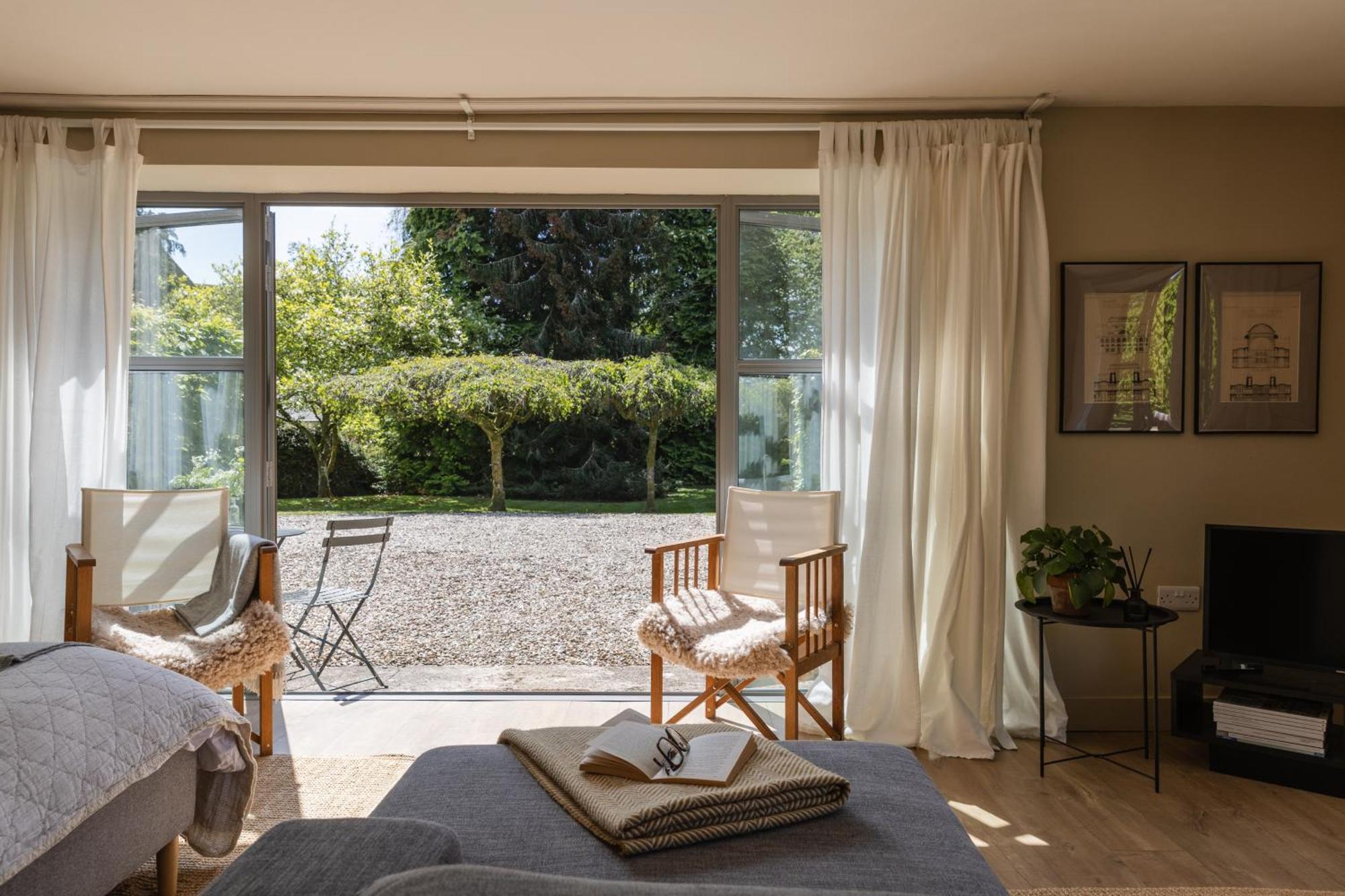 A Luxury Retreat In The Cotswolds Apartment